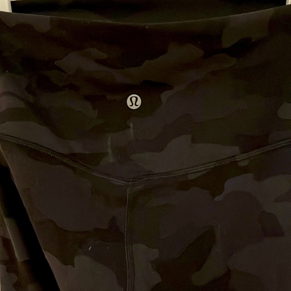 Lululemon leggings size 6